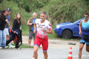 3280-olejar50-trirovinka2025-ac.jpg